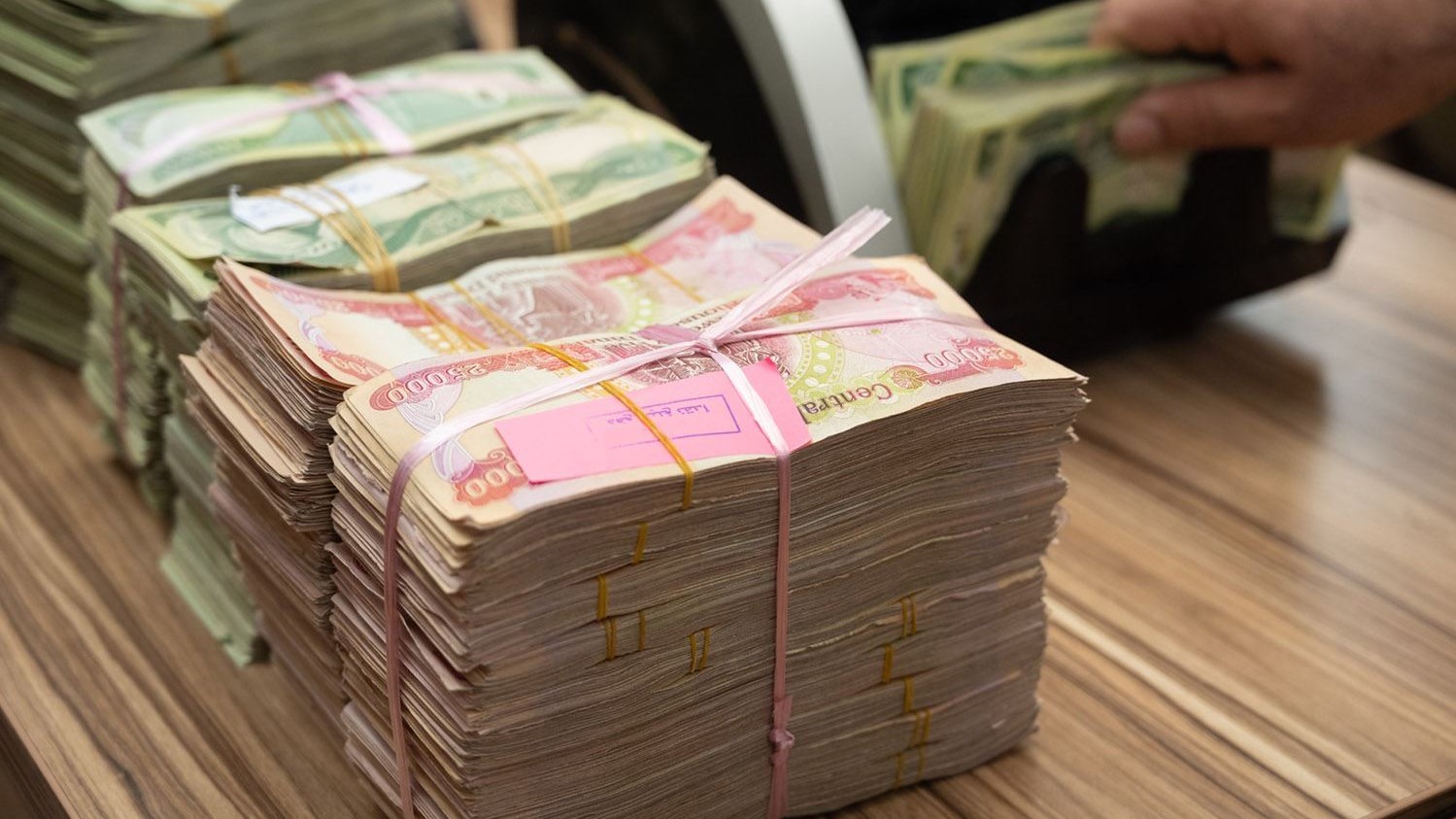قبل أيام من الإيداع .. المالية العراقية تحسم الجدل حول تساؤل هل تستند أنباء زيادة رواتب المتقاعدين العراق نوفمبر 2024 إلى حقائق؟