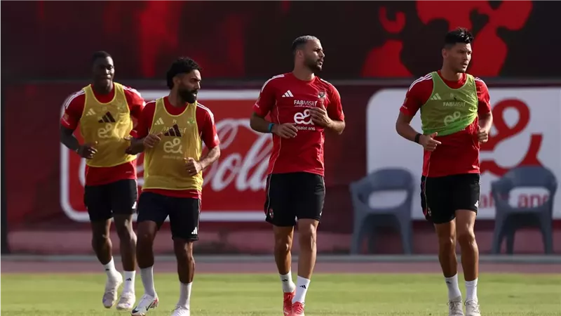 هتتفرج بكل سهولة .. القنوات الناقلة لمباراة الأهلي اليوم امام فاركو بالدوري المصري 2025